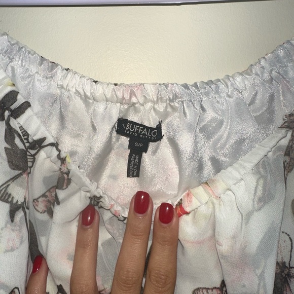 🧚‍♂️3/25🧚‍♂️ BUTTERFLY PRINT TOP - Picture 4 of 4